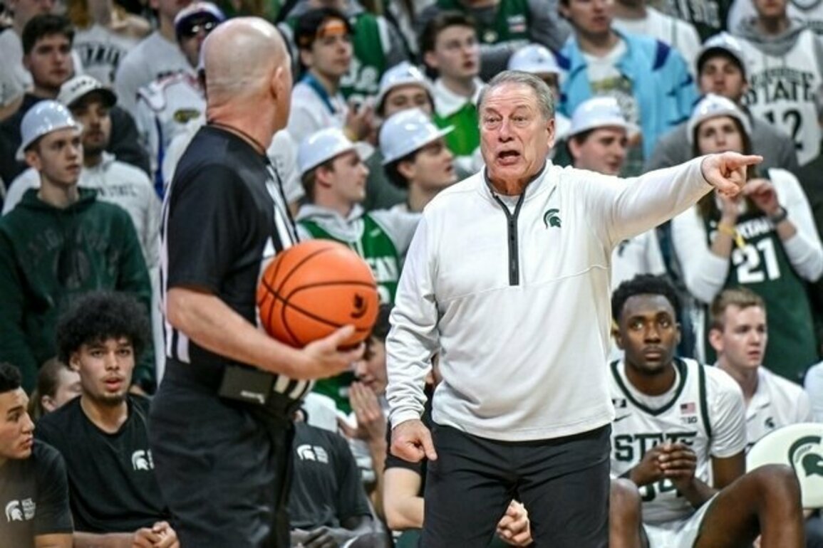 No. 11 Michigan State out to halt slide in clash with Illinois