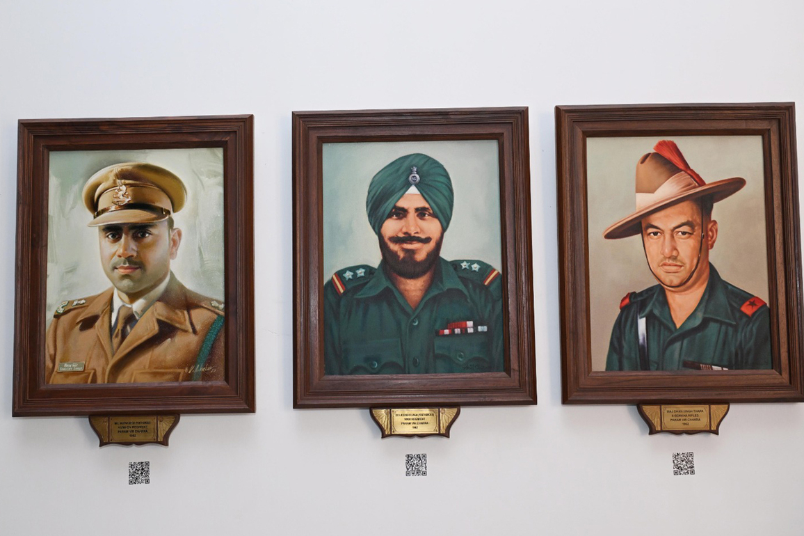 Portraits of British ADCs replaced with Param Vir Chakra awardees at Rashtrapati Bhavan in decolonisation push