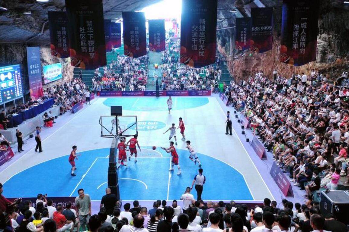 Feature: Thousands flock to Guizhou's cave basketball tournament