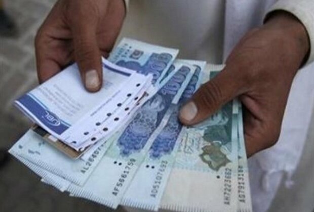 Pakistan on brink of debt default, PM Sharif 'failing to save sinking ship': Noted economist