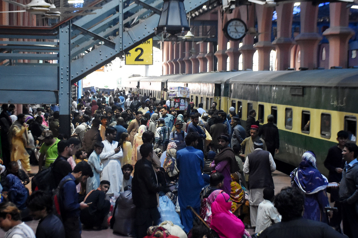PAKISTAN-LAHORE-EID-TRAVEL