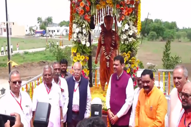 Maharashtra CM Devendra Fadnavis inaugurates Khajyaji Naik memorial in Jalgaon, says history of tribal heroes never reached us