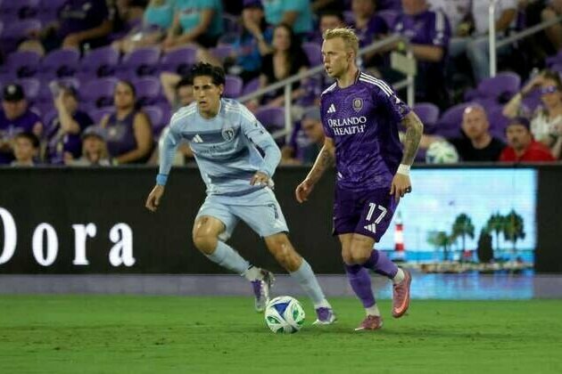 Late goals lift Orlando past KC after long delay