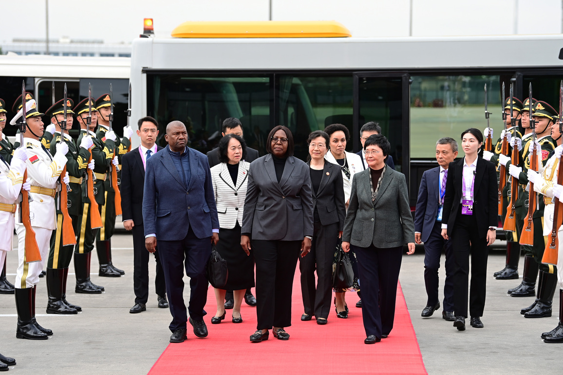 CHINA-BEIJING-MOZAMBIQUE-PM-ARRIVAL (CN)