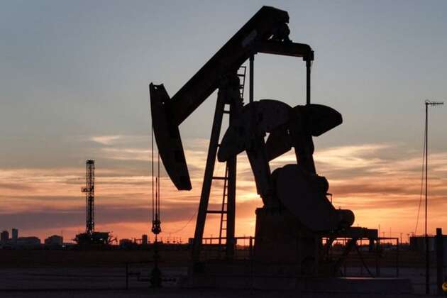 Oil prices gain on Iran supply disruption concerns