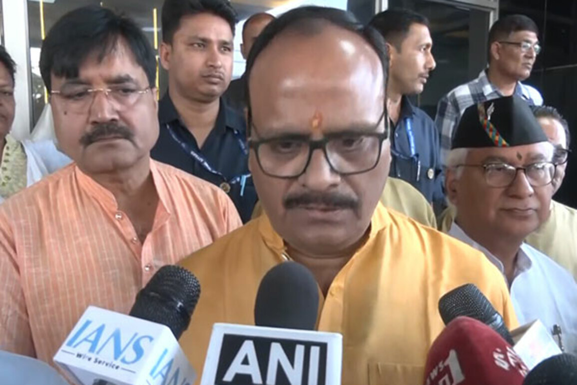 UP Dy CM Brajesh Pathak hits back at Akhilesh Yadav, calls SP "completely confused"