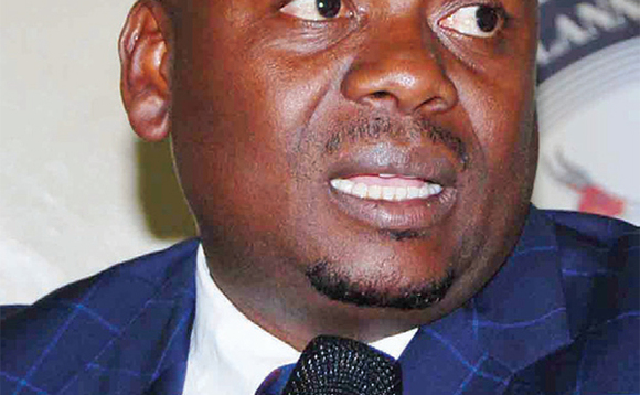 Haruna Kasolo ng'ayanjula enteekateeka ya Pulezidenti Haruna Kasolo ng'ayanjula enteekateeka ya Pulezidenti