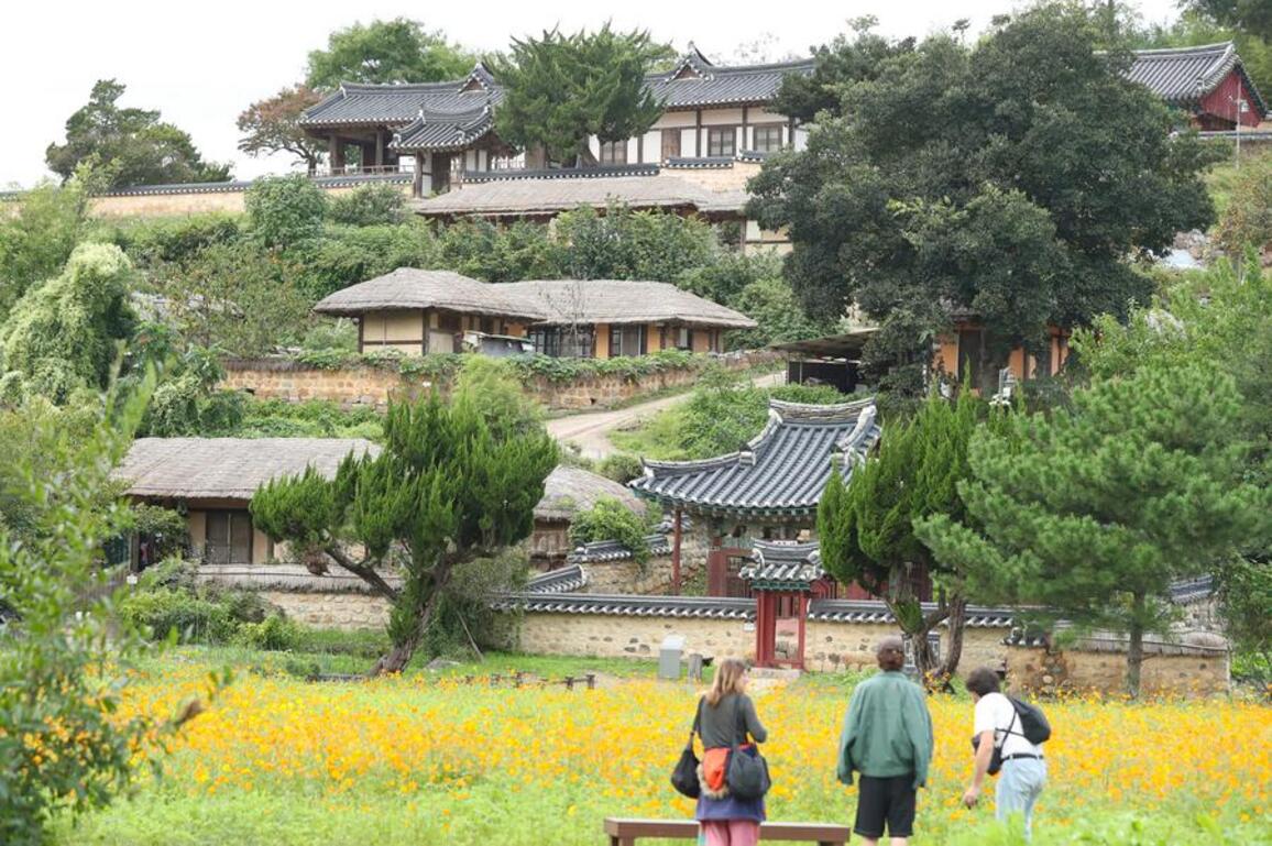 Asia Album: Visit to Gyeongju, S. Korea -- open-air museum city