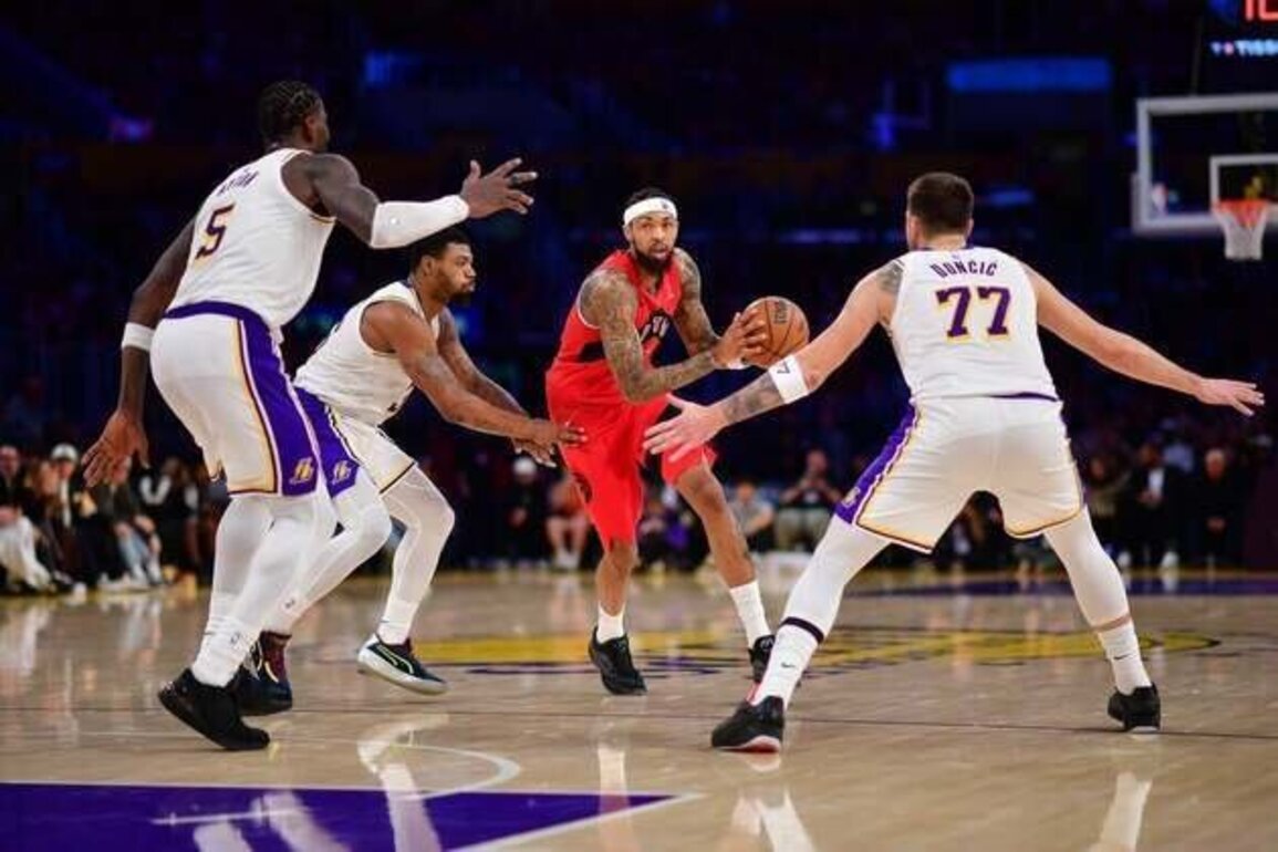 Lakers hope to exploit absence of Nuggets' big men