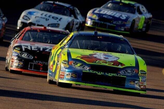 Kyle Larson to honor Kyle Busch with special paint job