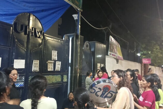 DU hostel women residents stage midnight sit-in over eviction, extortion allegations: AISA