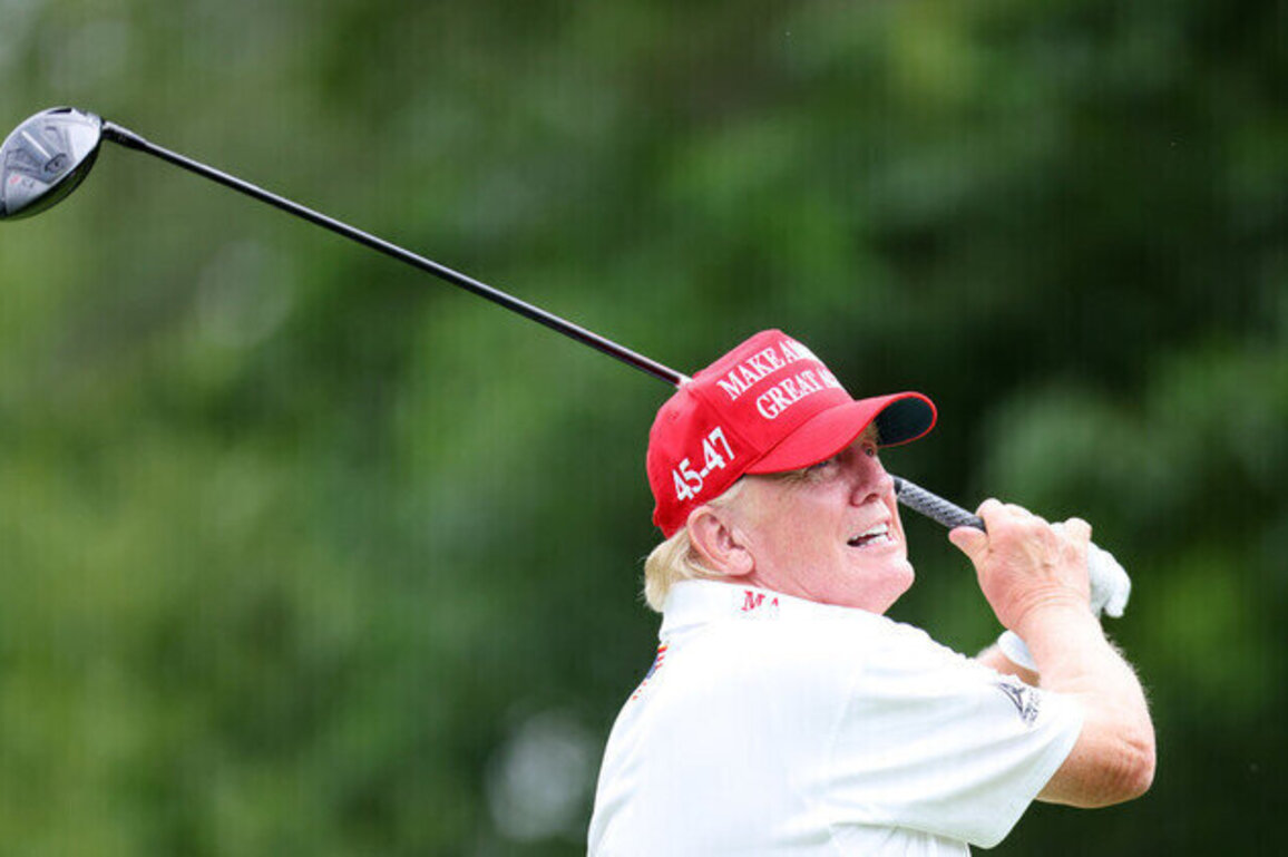 No plans for Greenland golf course  Trump