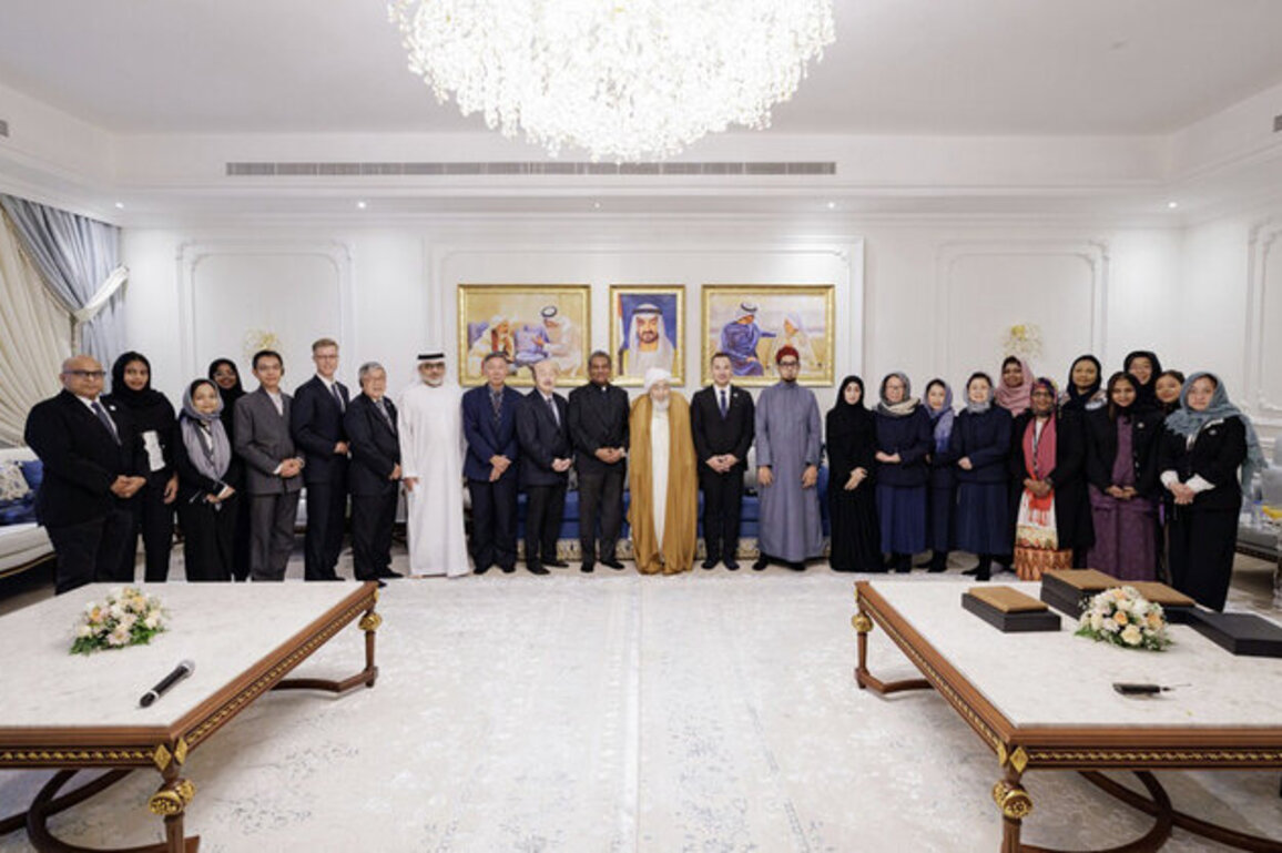 Abdullah bin Bayyah receives multi-faith Asian delegation, stresses cooperation as foundation of human progress