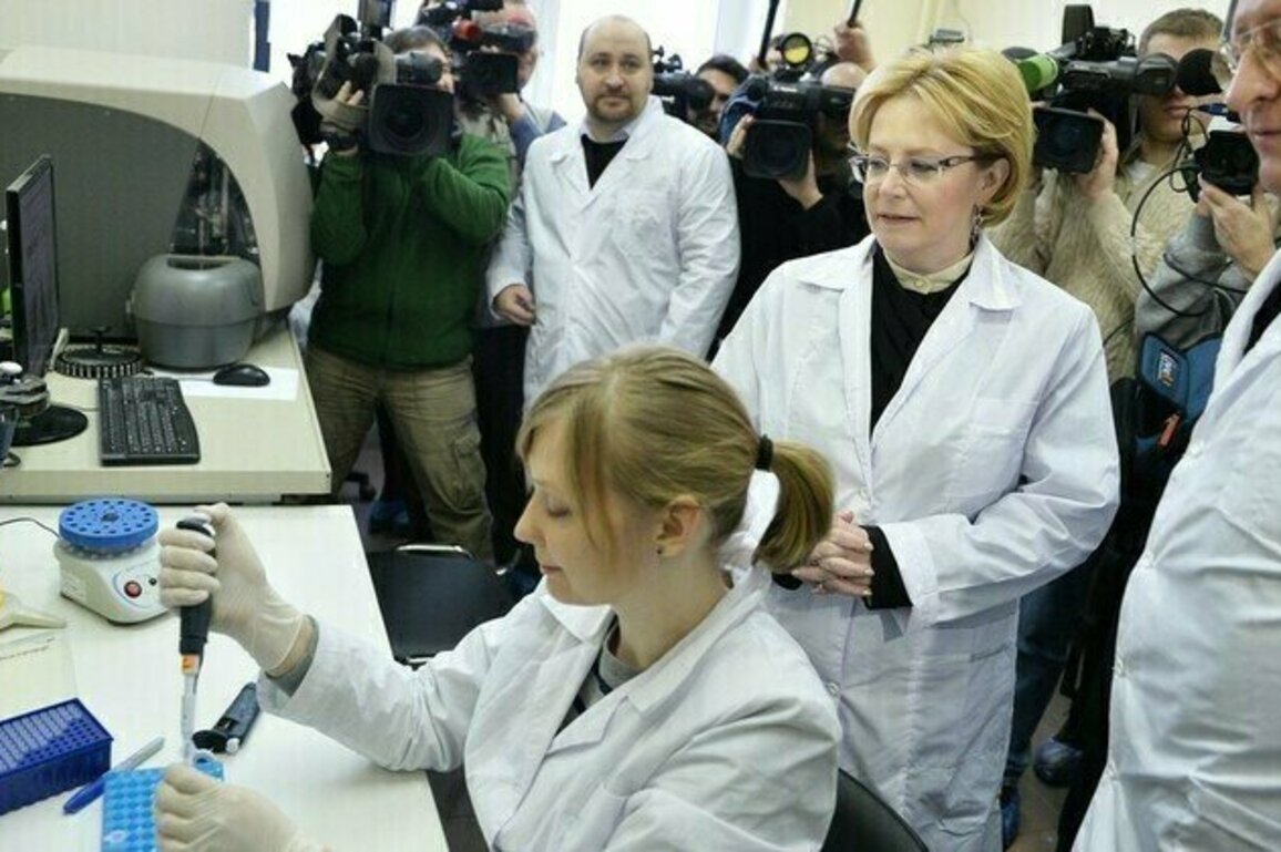 Russian cancer vaccine ready for use  health official