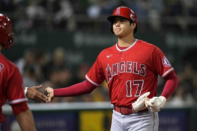 Late-inning singles boost Athletics over Angels