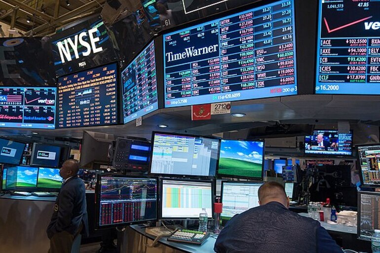 Wall Street steady near peak as oil prices surge, then retreat