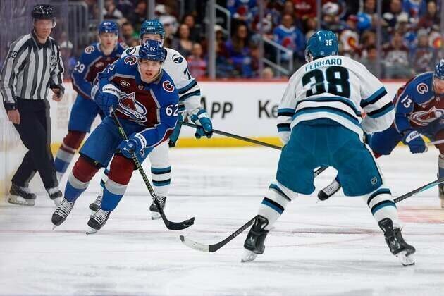Artturi Lehkonen's 2-goal night lifts Avalanche over Sharks