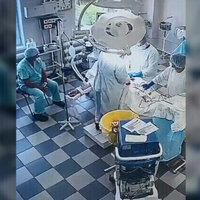 Russian surgeons carry on with operation during earthquake