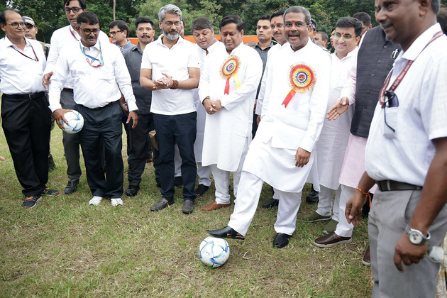 Dharmendra Pradhan presides over kick-off programme for distribution of footballs as part of F4S