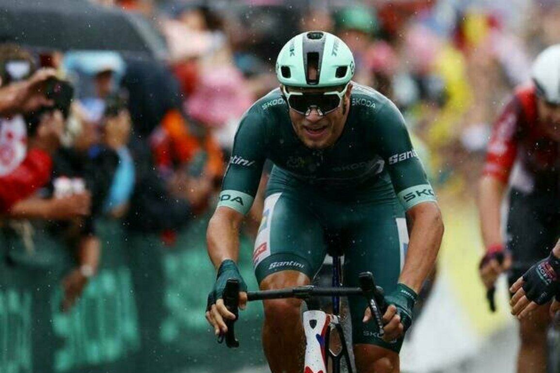 Jonathan Milan wins sprint to take Stage 17 at Tour de France