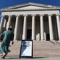 Roundup: U.S. gov't shutdown enters 2nd week, with no end in sight
