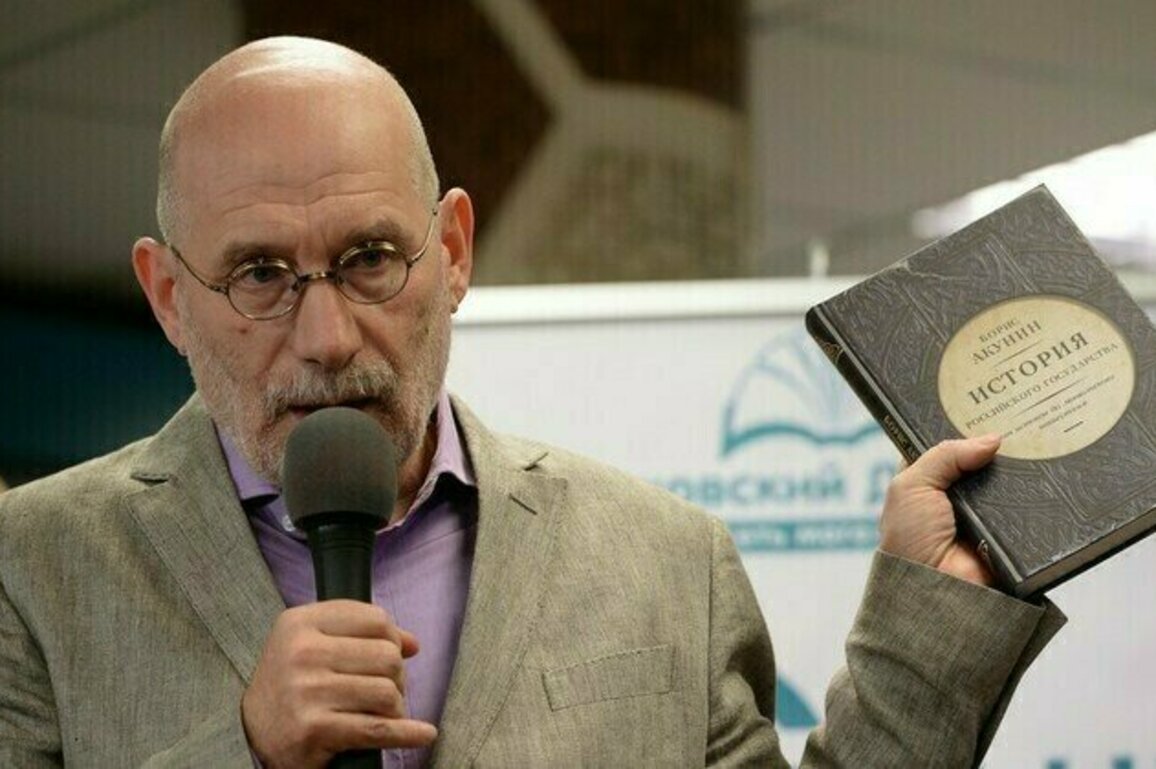 Russian court sentences writer on terror-related charges