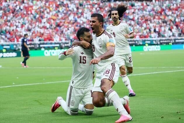 Spain eke out win to finish atop Group H, eliminate Uruguay