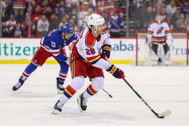 Surging Rangers continue pursuit of Devils in New Jersey