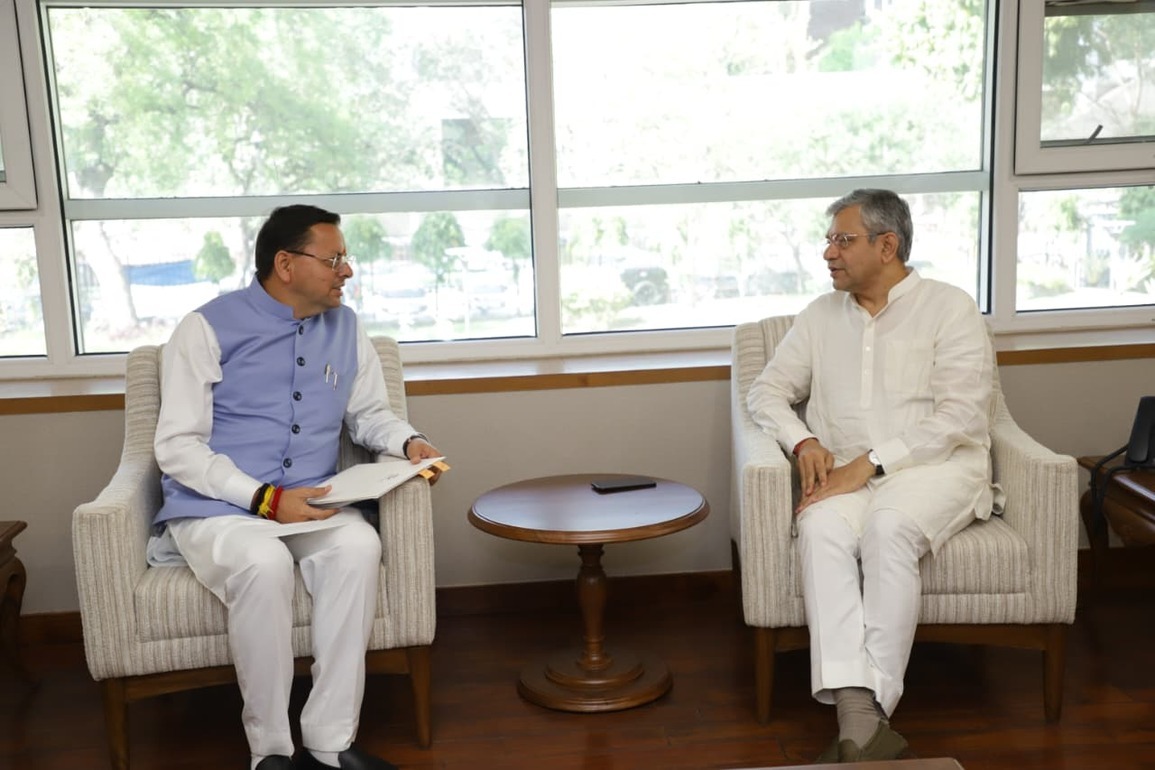 Pushkar Singh Dhami meets Union Minister Ashwini Vaishnaw, seeks Rs 143.96 crore for "digital Kumbh 2027"