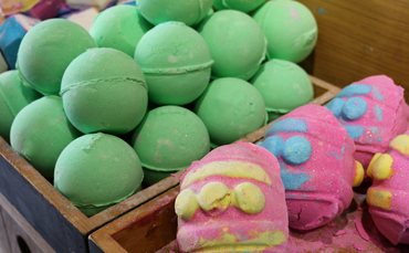 LushはGoogle AIとチームを組んで、パッケージのないチェックアウトを合理化する