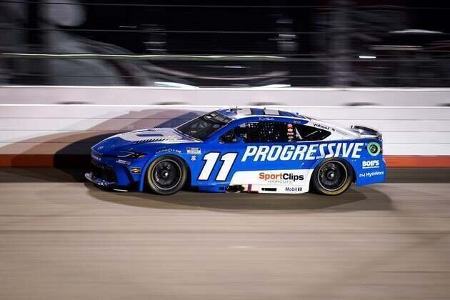Denny Hamlin wins pole for Michigan NASCAR Cup race