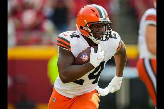 Nick Chubb, Kareem Hunt among battered Browns to miss practice