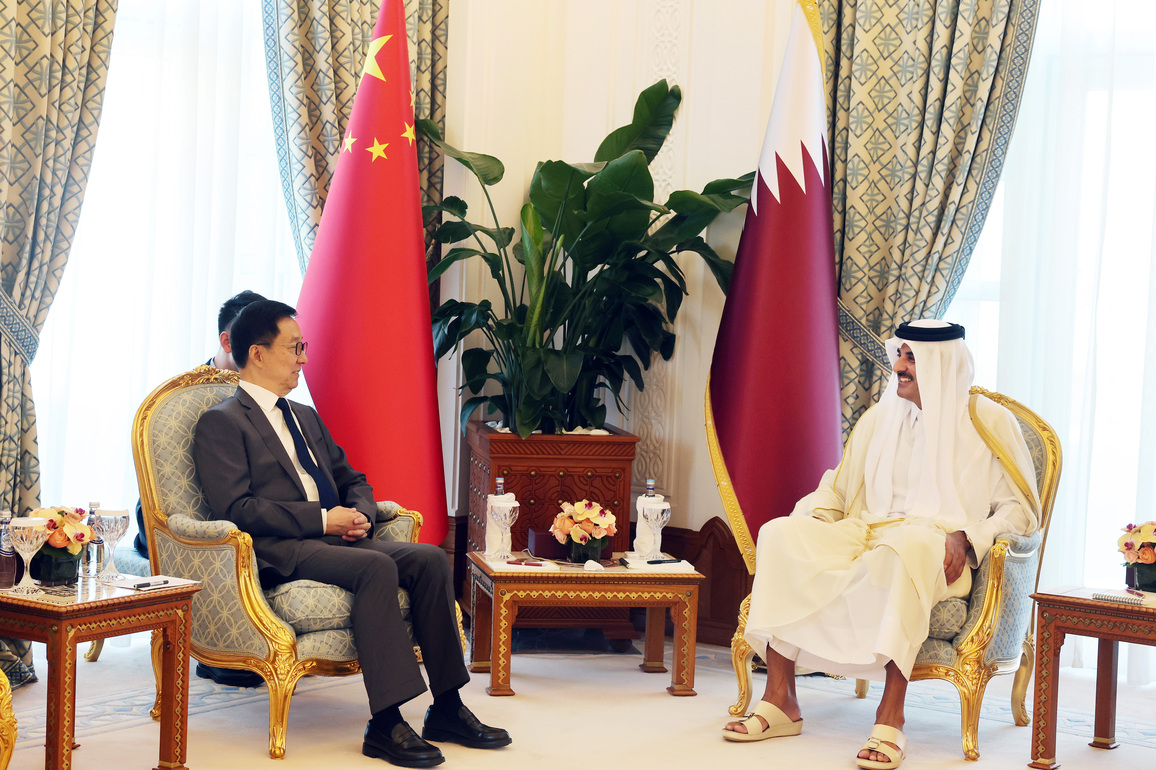 QATAR-DOHA-CHINA-HAN ZHENG-QATARI EMIR-MEETING