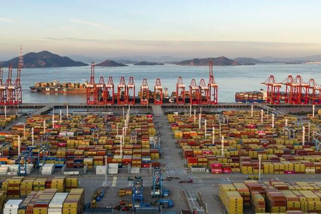 China's super-large market creates global opportunities with record imports