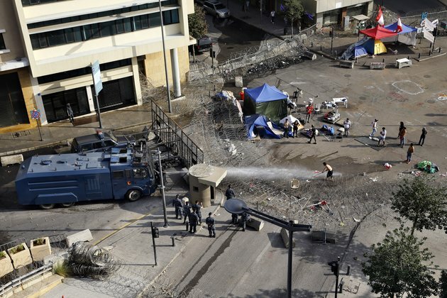 Lebanese Police to Boost Security Near Banks Amid Unrest