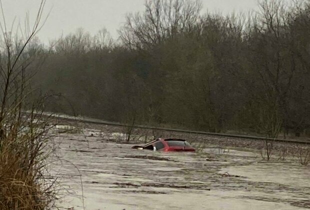 Tornado Hits US States of Mississippi, Alabama