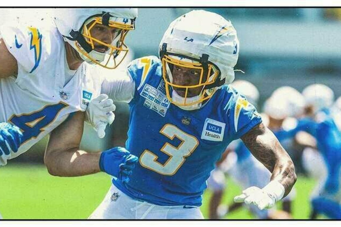 3 Observations: How Derwin James Stole the Show on Day 1 of Minicamp