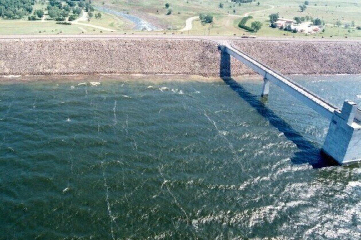 From data to dialogue: Sharpening public communications for federal dams