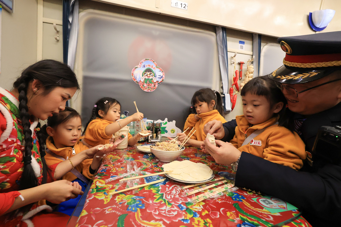 #CHINA-HARBIN-CHILDREN-TOURISM-TRAIN (CN)