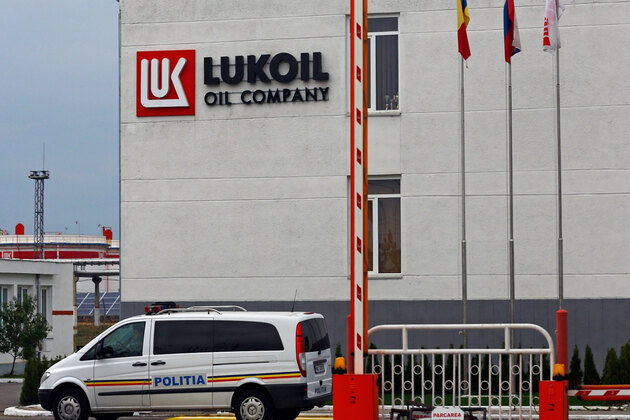 After US sanctions, Russia's oil major Lukoil to sell overseas assets
