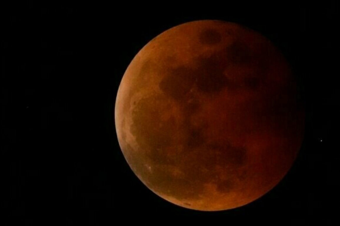 Total lunar eclipse to be visible from Western Hemisphere on Thursday