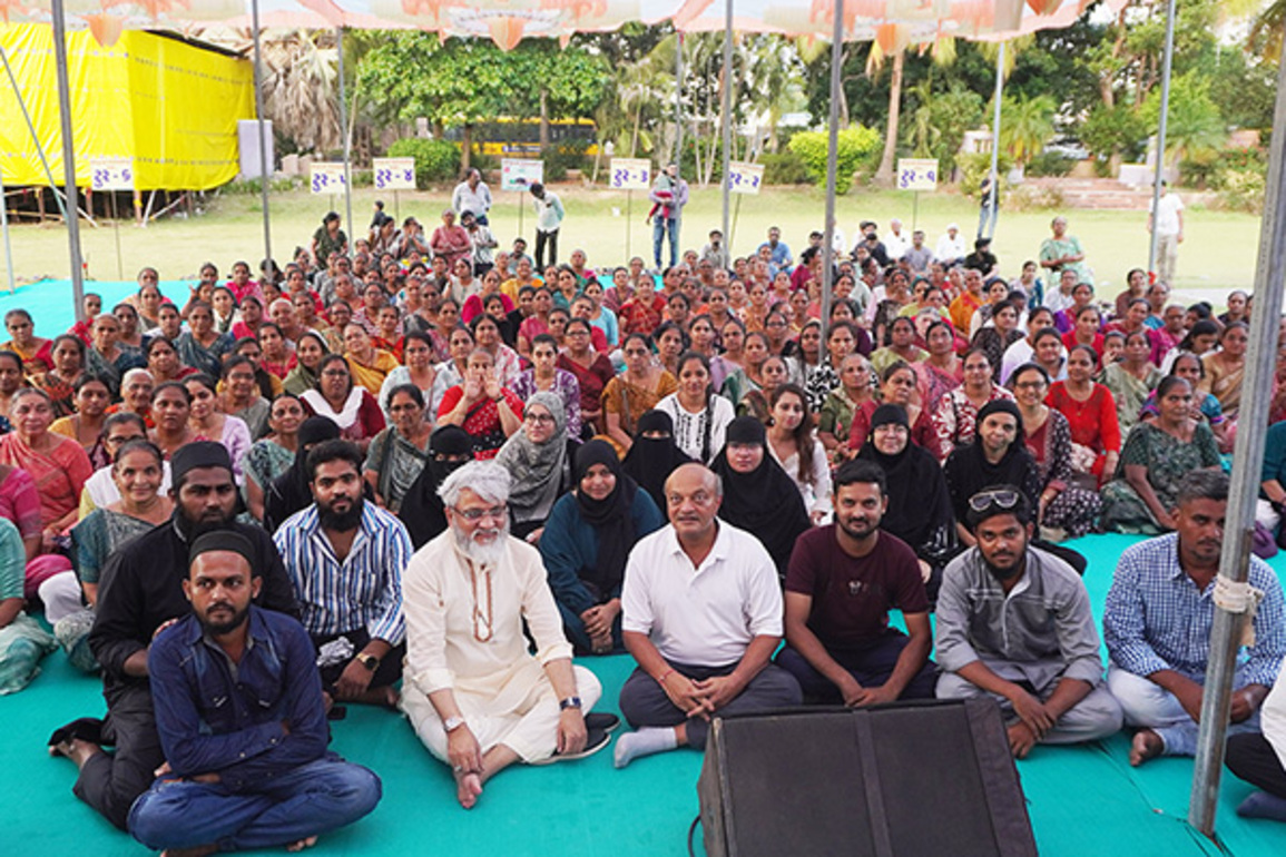 Humanity First: KP Group and PP Savani Group arrange Char Dham pilgrimage and Umrah for daughters