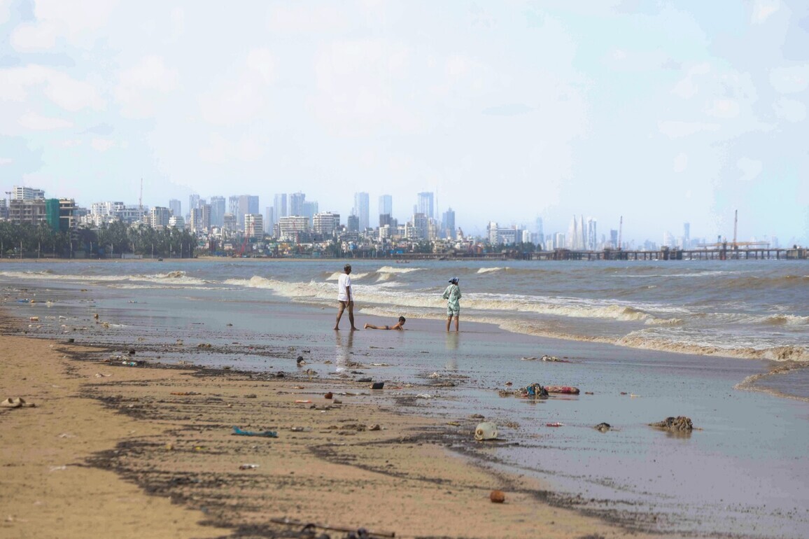 Maharashtra: 16-year-old boy drowns at Mumbai beach
