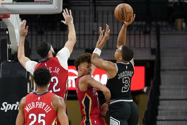 Zion Williamson's near triple-double leads Pelicans over Spurs