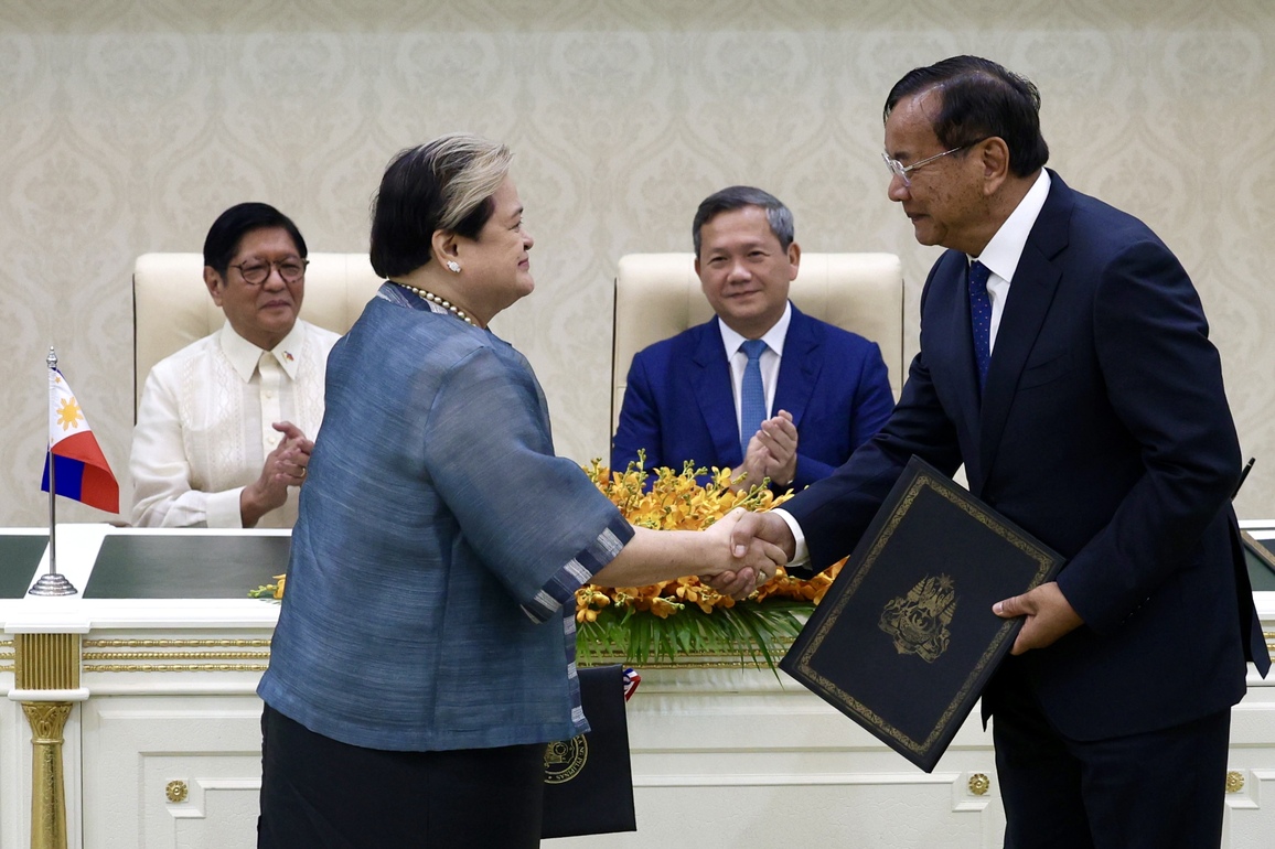 CAMBODIA-PHNOM PENH-PM-PHILIPPINE PRESIDENT-MEETING