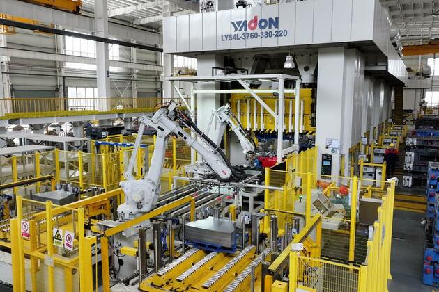 China's manufacturing sector sees stronger momentum with steady transformation