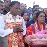 Odisha CM Mohan Charan Majhi performs Chhath Puja rituals along with wife in Bhubaneswar