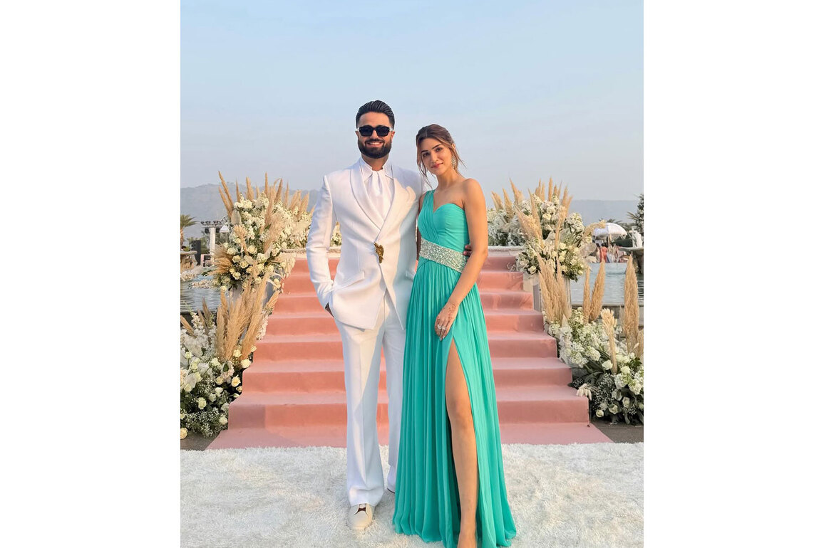 Kriti Sanon's rumoured boyfriend Kabir shares pictures with her from Nupur Sanon's wedding, fans react