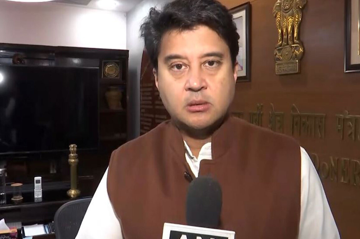 AGR relief to Vodafone Idea based on SC ruling, others must follow same route: Scindia