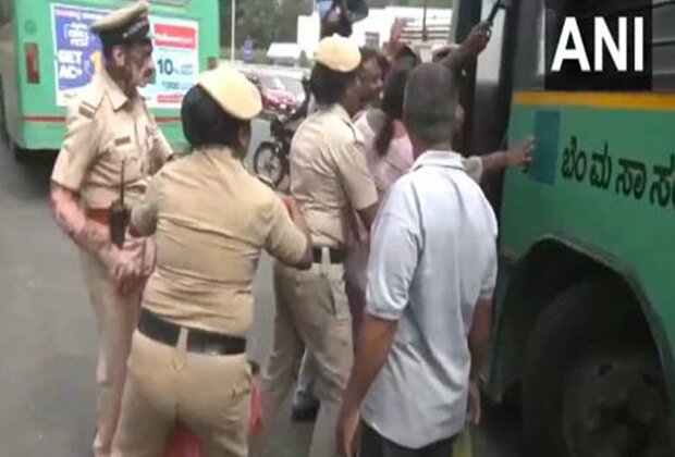 Karnataka: Congress workers hold protest against Centre over non-release of relief funds ahead of PM Modi's visit